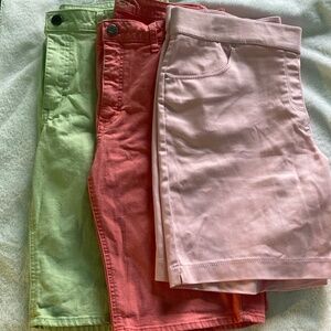 Woman’s Bermuda shorts